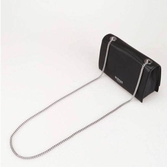 💛 Versace Versus Crystal Eyelet Lion Head Black Clutch - Picture 3 of 5